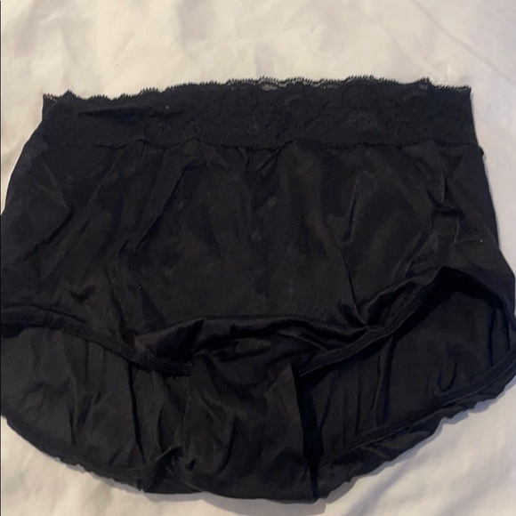 Bali black high waisted panty briefs size 8